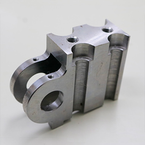 産業機器部品【アームサポート】 HPM7（クロムモリブデン鋼）/マシニングセンタ
