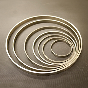 スペーサ【スペーサ】 SUS304（ステンレス鋼）/旋盤＋ラップ盤
